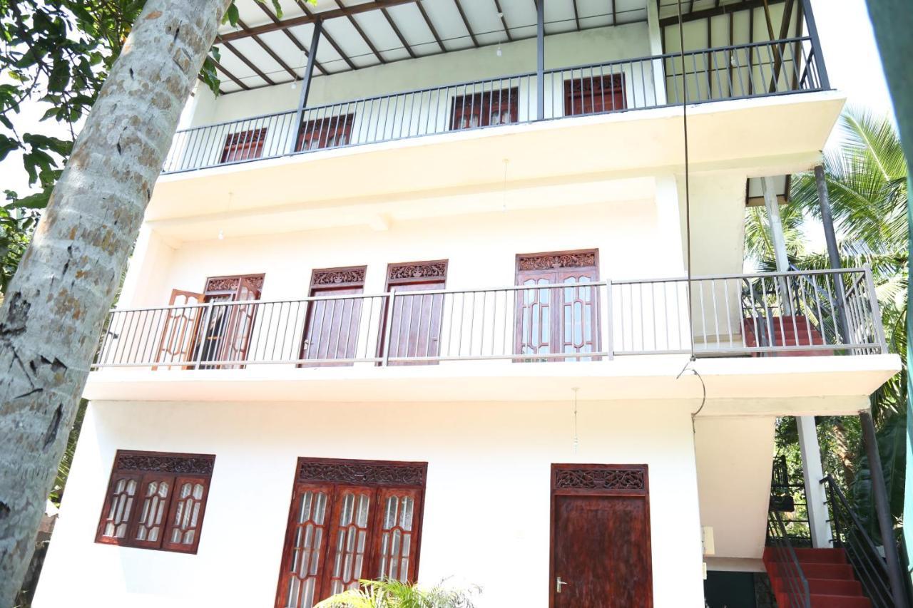 Sumudu Villa Hikkaduwa Exterior photo
