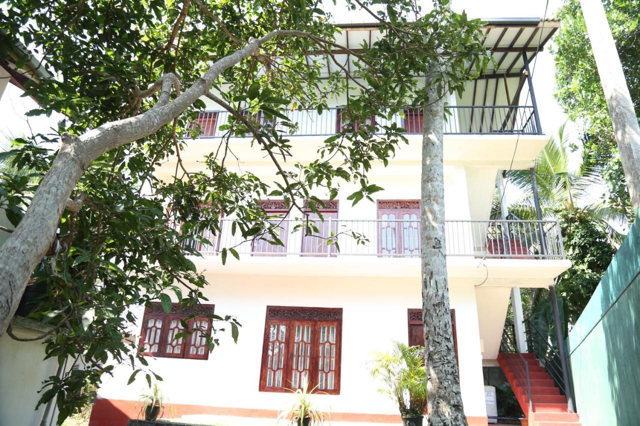 Sumudu Villa Hikkaduwa Exterior photo