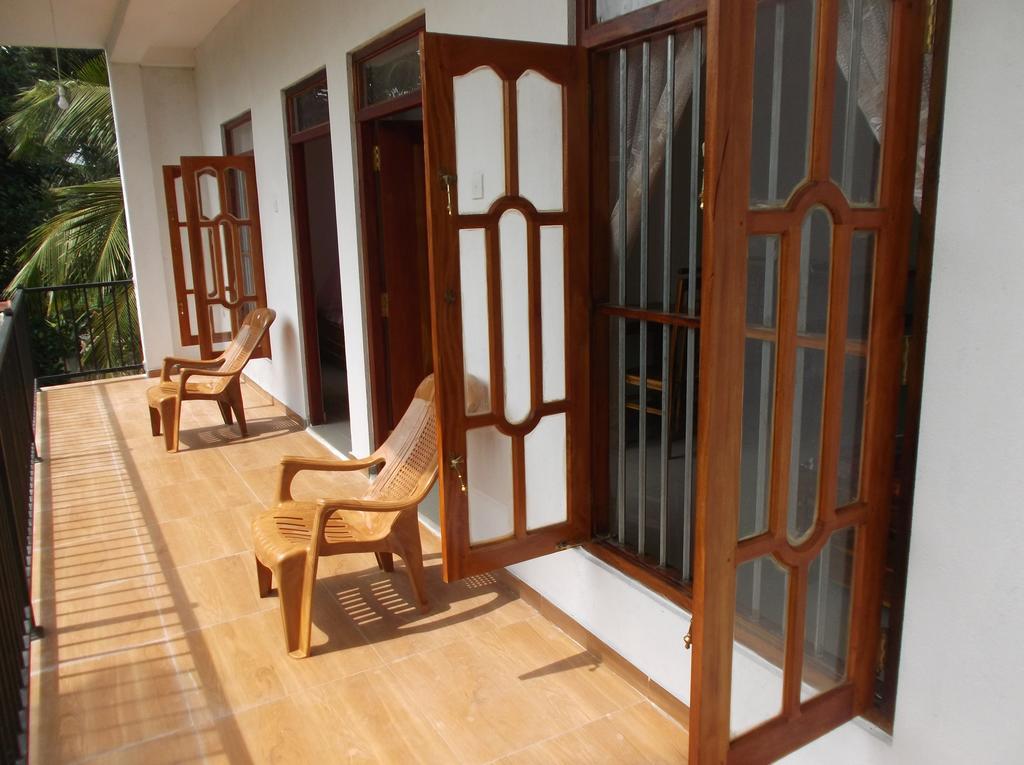 Sumudu Villa Hikkaduwa Exterior photo